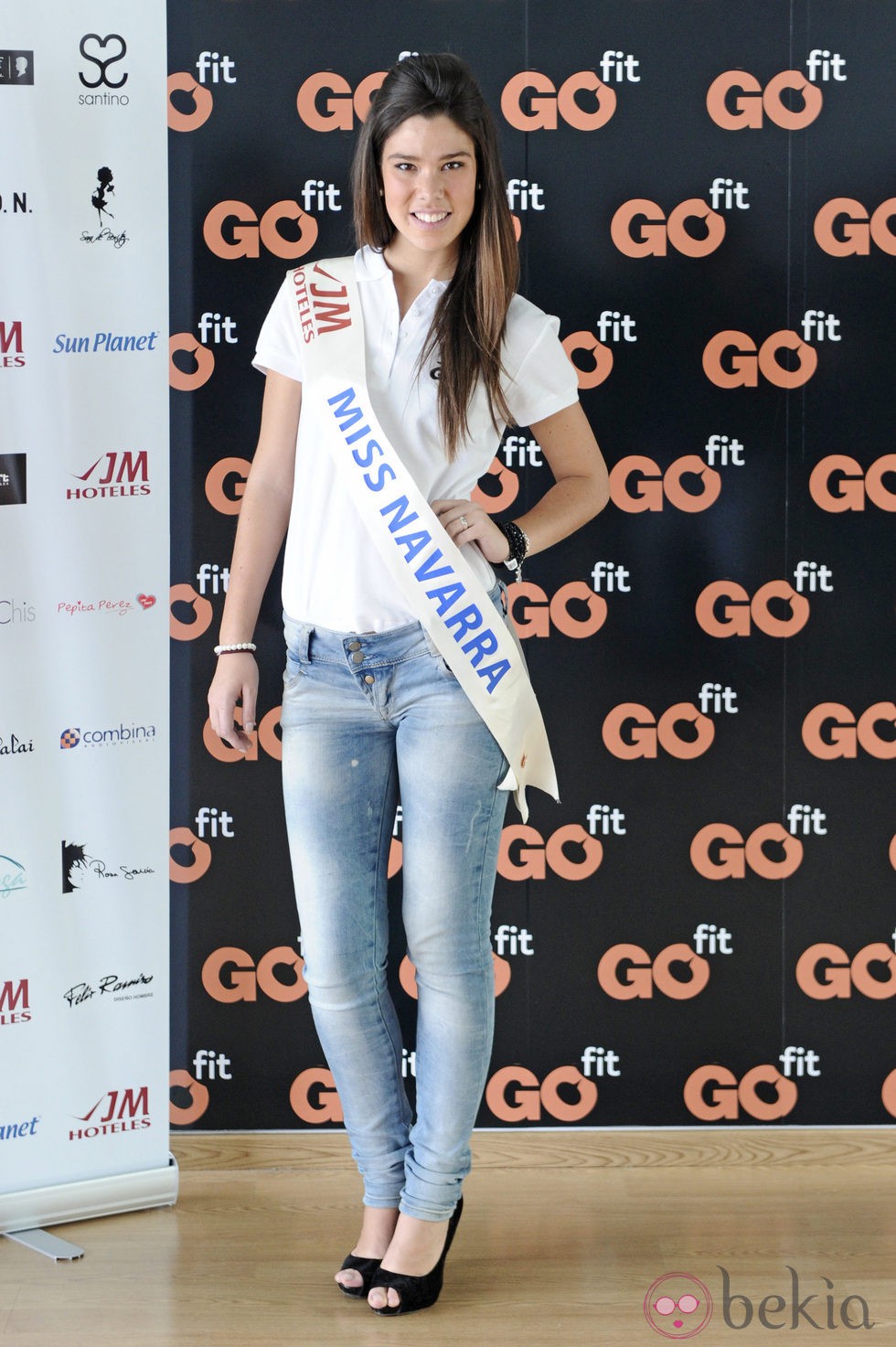 La candidata de Navarra posa en la presentación de MIss España 2011