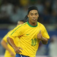 Ronaldinho en un partido de Brasil