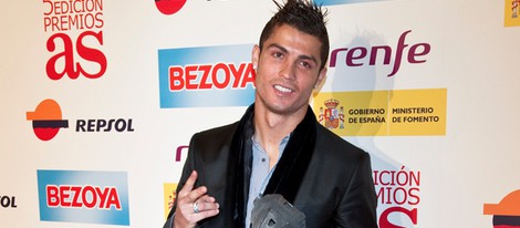 Cristiano Ronaldo recibe el premio AS 2011