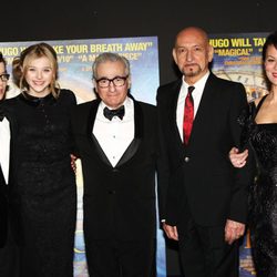 Asa Butterfield, Chloe Moretz, Martin Scorsese, Ben Kingsley y Helen McCrory en el estreno de 'Hugo'