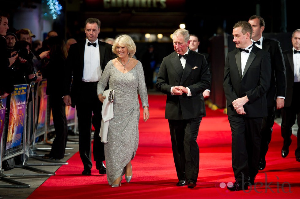 El Príncipe Carlos y Camilla de Cornualles en el estreno de 'Hugo' en Londres