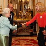 Isabel II y el Duque de Edimburgo en la recepción a la prensa en Buckingham Palace