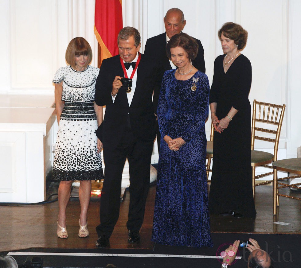 Anna Wintour, Mario Testino y la Reina Sofía en la 2011 Gold Medal Gala