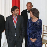 Javier Bardem y la Reina Sofía en la 2011 Gold Medal Gala
