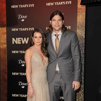 Ashton Kutcher y Lea Michele en el estreno de 'New Year's Eve' en Los Angeles