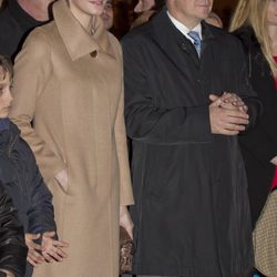 Los Príncipes Alberto y Charlene de Mónaco inauguran la Navidad