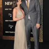 Ashton Kutcher y Lea Michele muy cómplices en el estreno de 'New Year's Eve' en Los Angeles