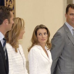 Los Reyes Felipe y Letizia, muy cómplices con la Infanta Cristina e Iñaki Urdangarin