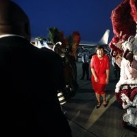 La alcadesa de Nueva Orleans bailando en el recibimiento a los Reyes Felipe y Letizia