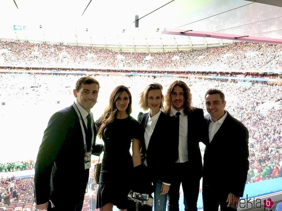 Iker Casillas, Sara Carbonero, Vanesa Lorenzo, Carles Puyol y Xavi Hernández en la inauguración del Mundial de Rusia 2018