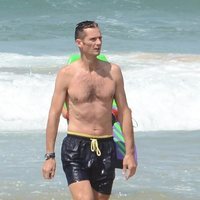 Iñaki Urdangarin luce torso desnudo en las playas de Bidart