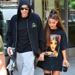 Ariana Grande y Pete Davidson de paseo por Nueva York