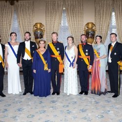 Los Grandes Duques de Luxemburgo con sus hijos y nueras en el Día Nacional de Luxemburgo 2018