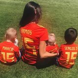 Pilar Rubio junto a sus hijos Sergio, Marco y Alejandro mostrando su apoyo a Sergio Ramos