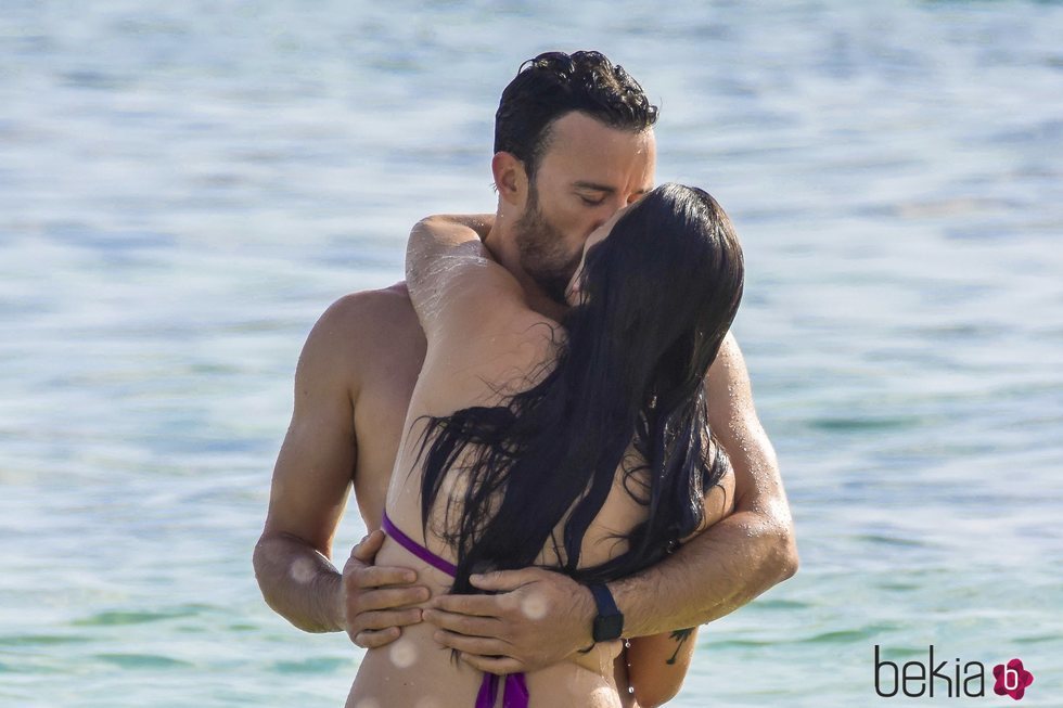 Pablo Puyol e Irene Junquera muestran su amor públicamente en las playas de Formentera