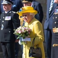 La Reina Isabel reaparece en Edimburgo tras superar unos problemas de salud
