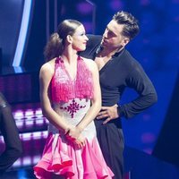 David Bustamante y Yana Olina mirándose cariñosamente durante la octava gala de 'Bailando con las estrellas'