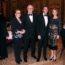 La Familia Real Italiana durante una cena benéfica en Milán
