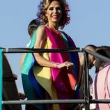 Ágatha Ruiz de la Prada muy sonriente durante el desfile del Orgullo 2018