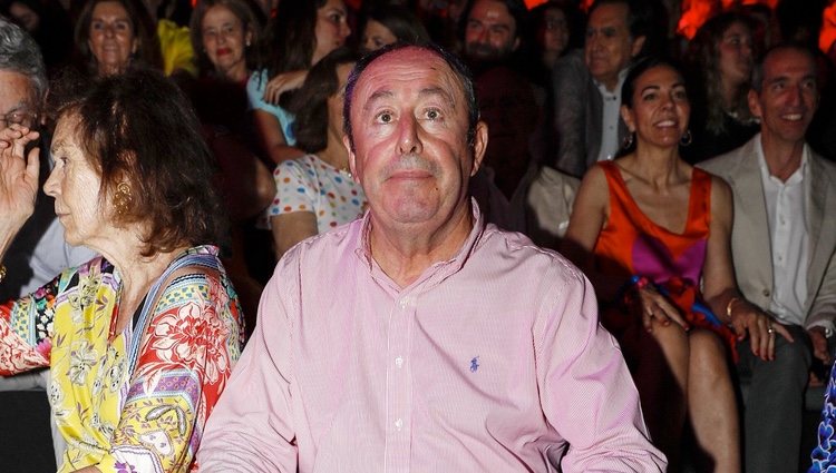 El Chatarrero con rostro serio durante el desfile de Ágatha Ruiz de la Prada en Madrid Fashion Week
