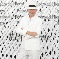 Boris Izaguirre en el front row de Pedro del Hierro en Madrid Fashion Week primavera/verano 2019
