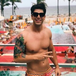Diego Matamoros de fiesta en el hotel de Ibiza una semana antes de su boda