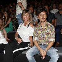 Arancha de Benito y su novio en el front row de Andrés Sarda en Madrid Fashion Week primavera/verano 2019