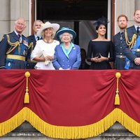 La Reina Isabel, el Príncipe Carlos, Camilla Parker, el Príncipe Guillermo y Kate Middleton y los Duques de Sussex celebran el 100 aniversario de la RAF