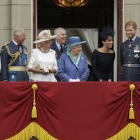 La Familia Real Británica riéndose en las celebraciones de los 100 años de la RAF
