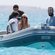 Borja Thyssen, Blanca Cuesta y su hijo en una embarcación en Ibiza