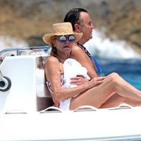 La Boronesa Thyssen y Manuel Segura disfrutando de un paseo en lancha en Ibiza