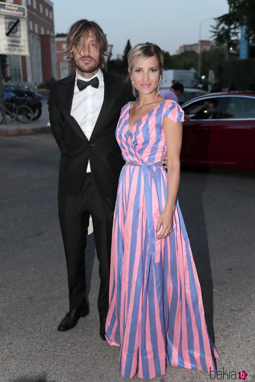 Ana Fernández y Adrián Roma llegando a la fiesta del 30 aniversario de Vogue