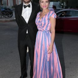 Ana Fernández y Adrián Roma llegando a la fiesta del 30 aniversario de Vogue