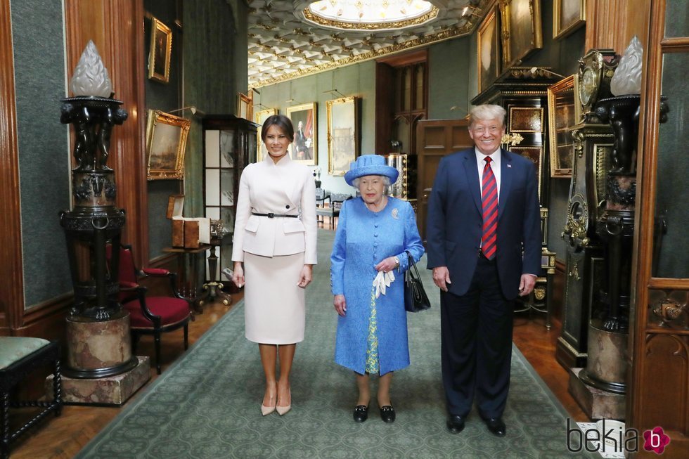 La Reina Isabel II con Donald Trump y Melania en el interior del Castillo de Windsor
