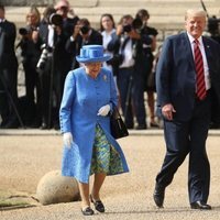 Donald Trump junto a la Reina Isabel II