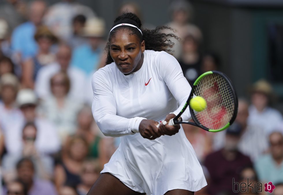 Serena Williams disputando la final Wimbledon