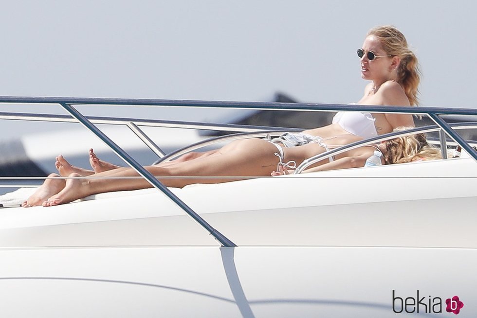 Chiara Ferragni disfrutando de su despedida de soltera en Ibiza