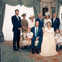 La Familia Real Británica en el bautizo del Príncipe Luis