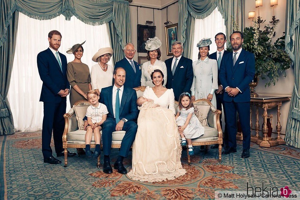 La Familia Real Británica en el bautizo del Príncipe Luis