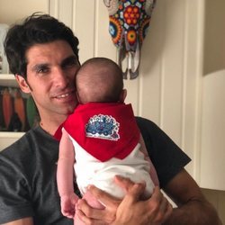 Cayetano Rivera se despide de los Sanfermines 2018 con una emotiva imagen con su hijo