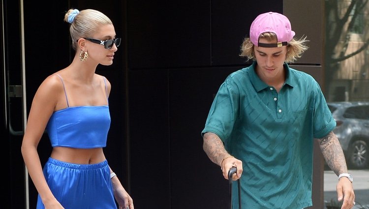 Justin Bieber y Hailey Baldwin salen del apartamento de la modelo en Nueva York