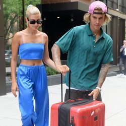 Justin Bieber y Hailey Baldwin abandonando el apartamento de la modelo en Nueva York