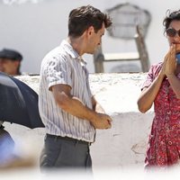 Penélope Cruz conversando con Raúl Arévalo durante el rodaje de 'Dolor y Gloria'