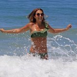 Paula Echevarría disfrutando de las olas de Cádiz