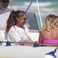 Tamara Ecclestone y Petra Ecclestone en Ibiza