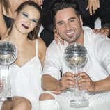 Yana Olina y David Bustamante, con su premio de 'Bailando con las estrellas'