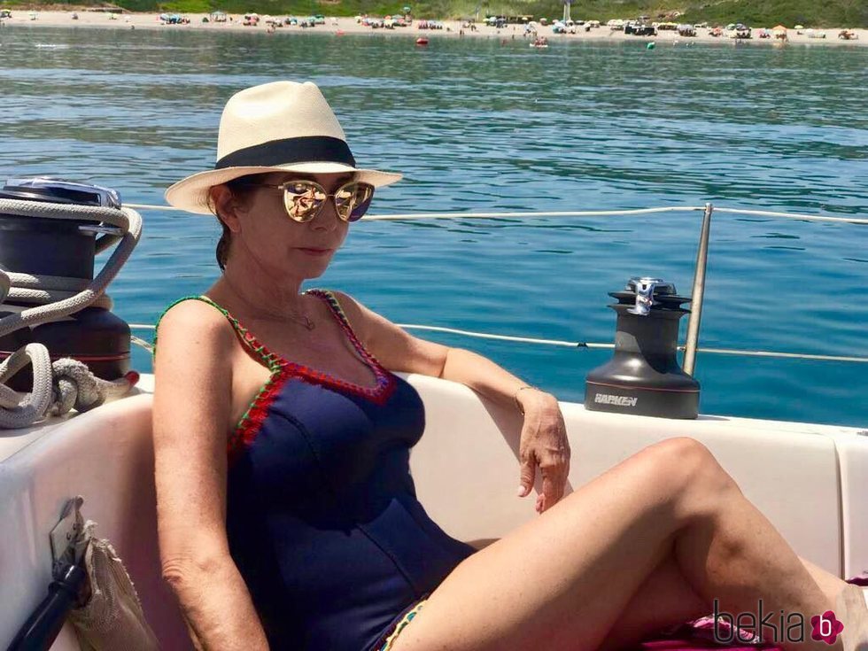 Ana Rosa Quintana disfrutando de unas vacaciones en Cádiz