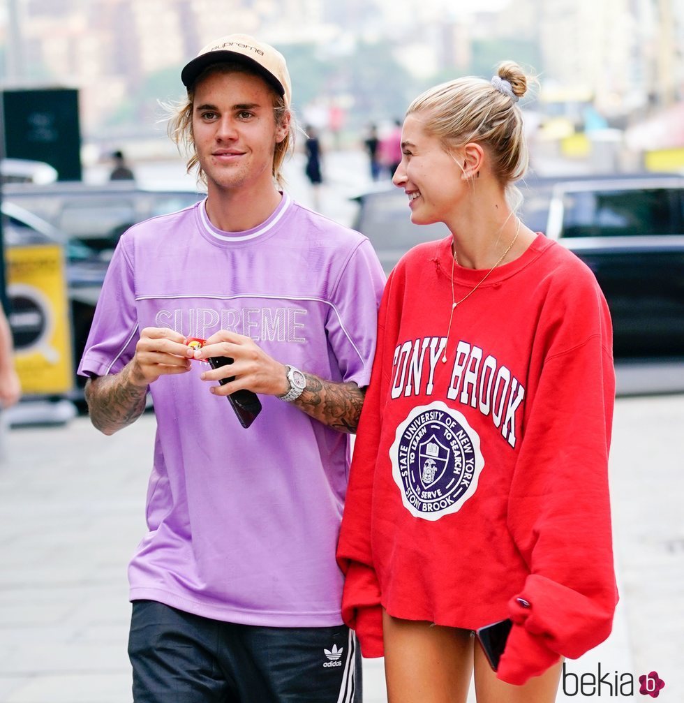 Justin Bieber y Hailey Baldwin paseando por Nueva York