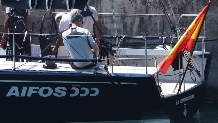 El Rey Felipe VI se prepara para salir a navegar en Palma de Mallorca
