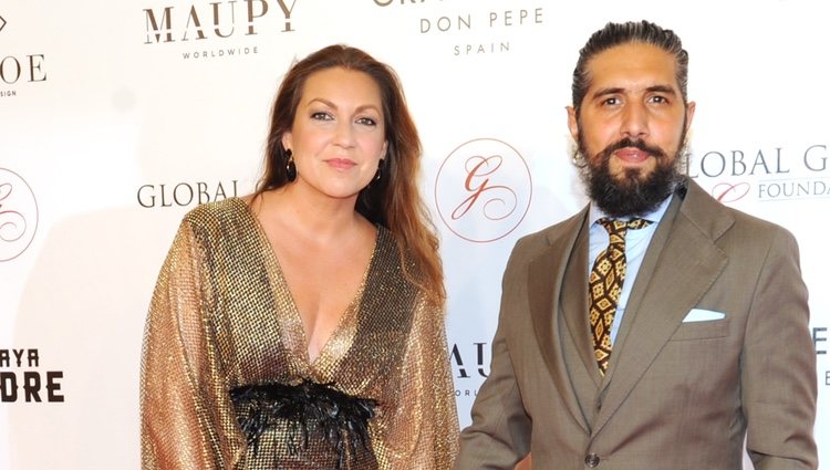 La cantante española Niña Pastori y 'Chaboli' en la gala Global Gift Marbella 2018